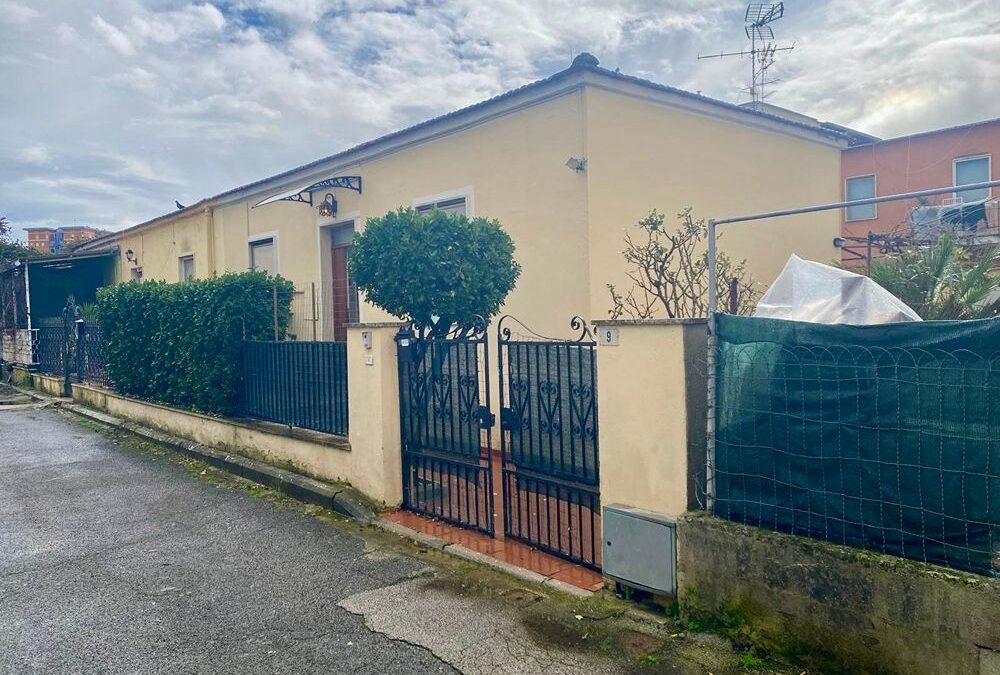 Villa Bifamiliare in Vendita – Latina